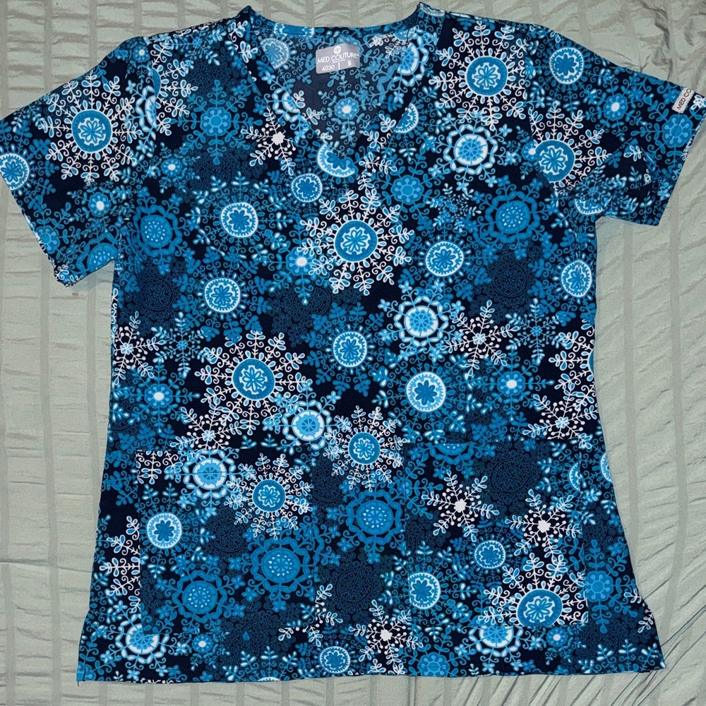 Med Couture Blue Snowflake Women's Scrub Top